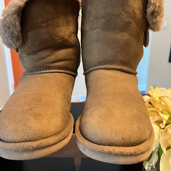Women's Ugg Bailey Button Boots Brown Size 7 - Picture 4 of 5